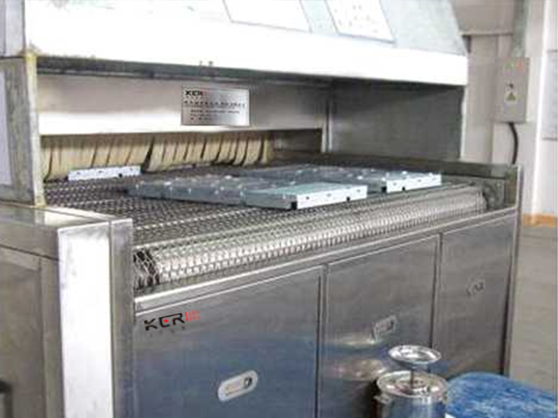 多槽超聲波清洗機(jī)的使用需要注意什么？